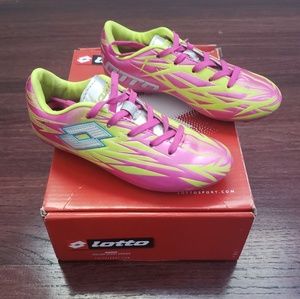 Soccer cleats - Kids Size 10